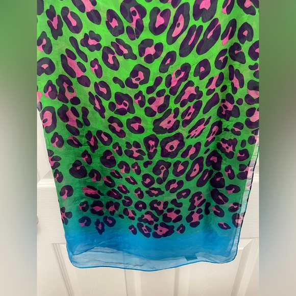 100% Silk Wrap/Scarf - Picture 4 of 5